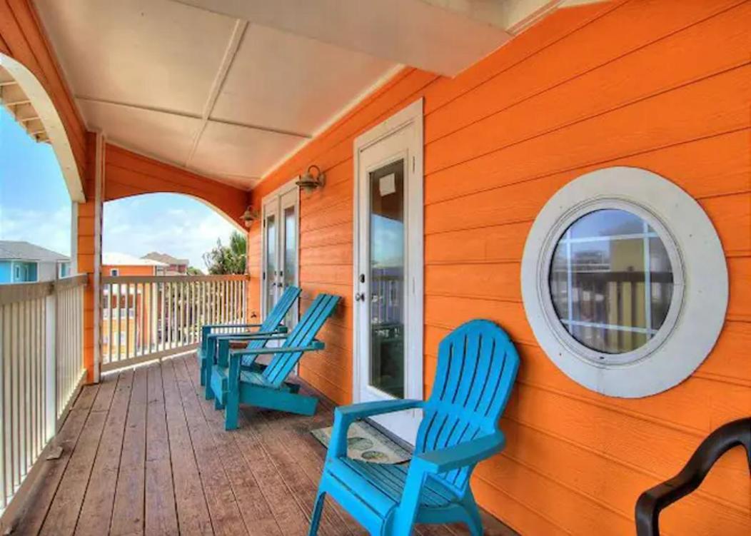 7 Bedroom Home Steps To The Beach With 4 Patios And Pool! Sleeps 20 Порт Арансас Екстериор снимка