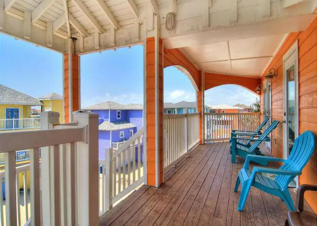 7 Bedroom Home Steps To The Beach With 4 Patios And Pool! Sleeps 20 Порт Арансас Екстериор снимка